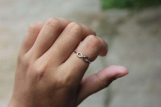 What does an infinity ring mean?