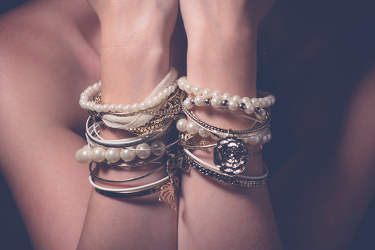 What is the difference between a bangle and a bracelet?